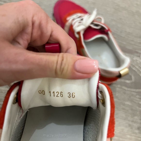 Luis Vuitton runaway sneakers like new! - Picture 5 of 6